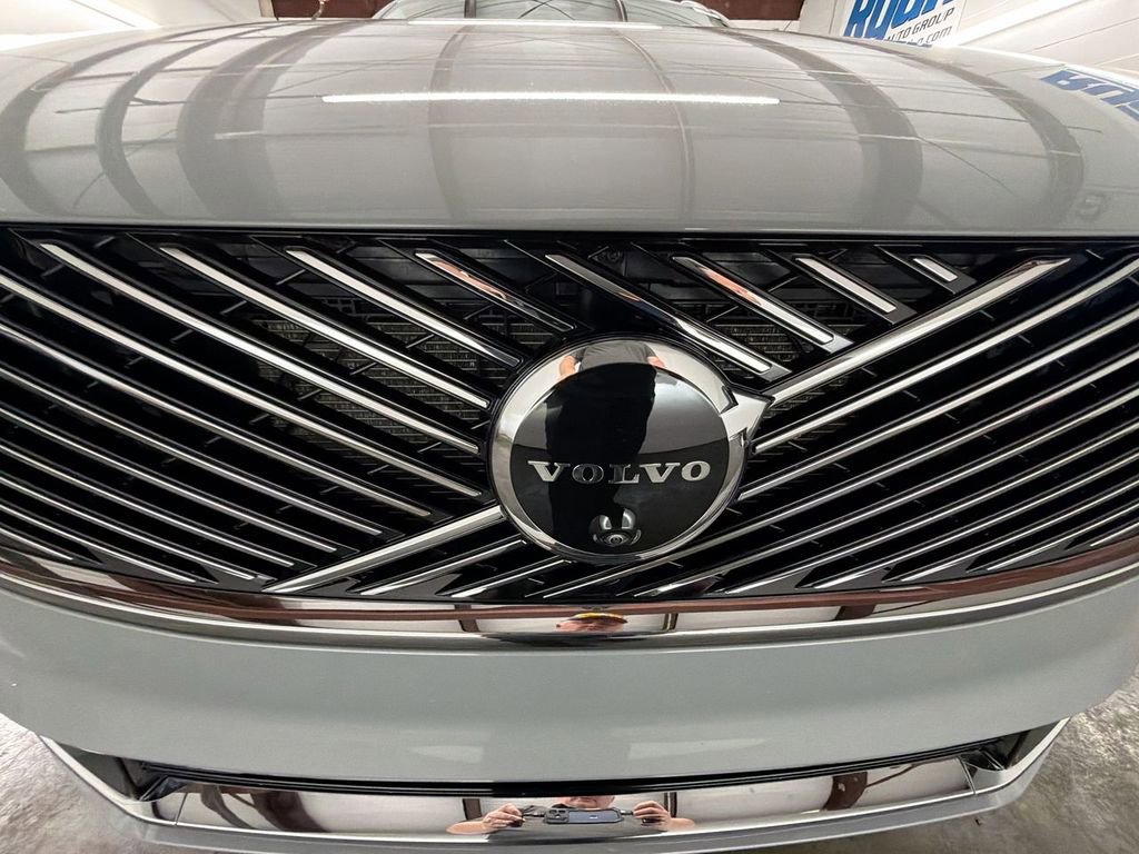 Used 2025 Volvo XC90 B6 Plus w/ Protection Package Premier image 32