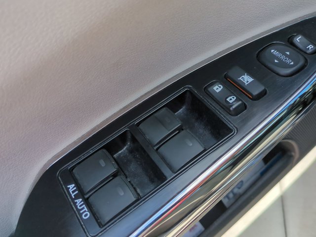 Used 2016 Toyota Avalon XLE FWD image 12