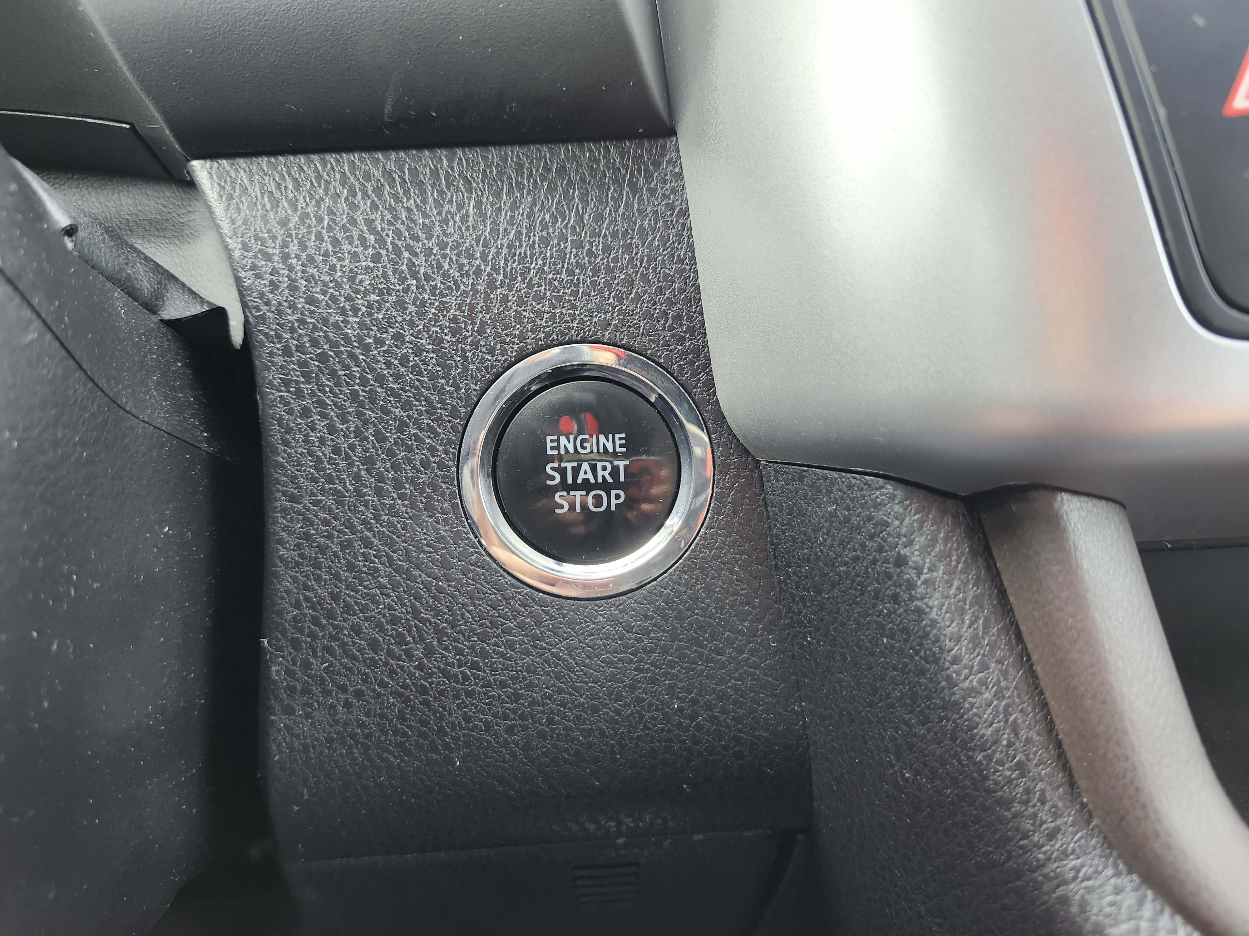 Used 2017 Toyota Highlander Limited image 9