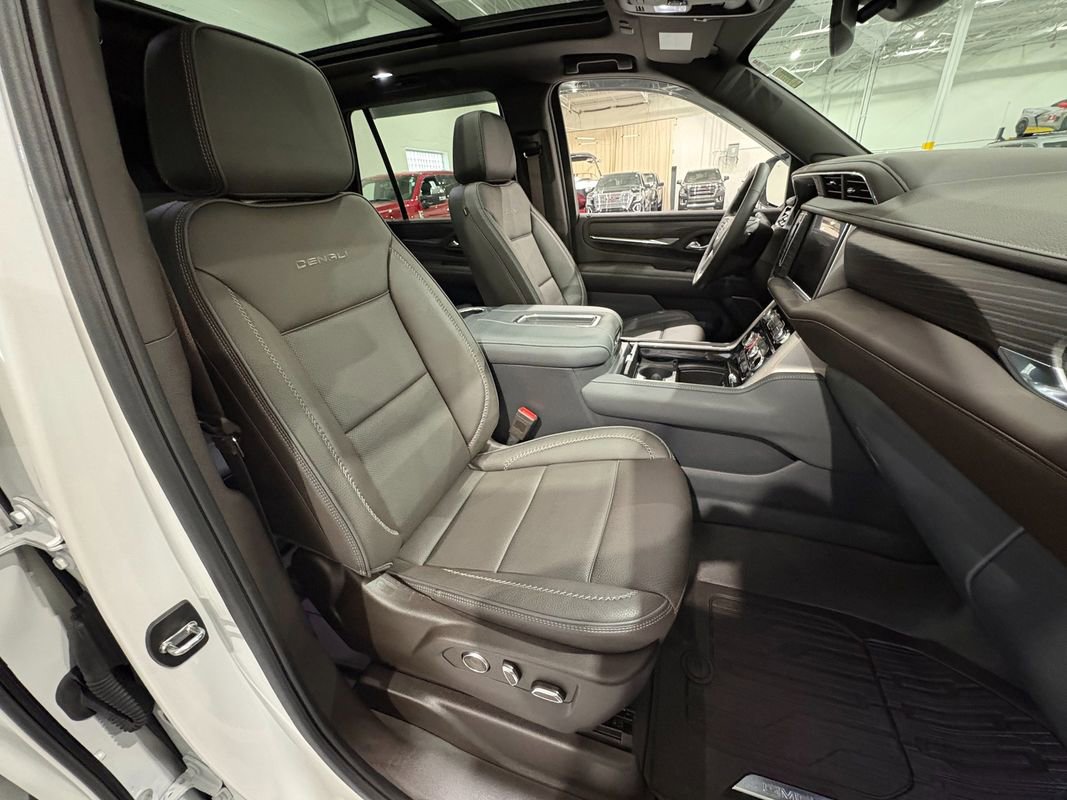 Used 2023 GMC Yukon Denali w/ LPO, Floor Liner Package AWD/4WD image 57