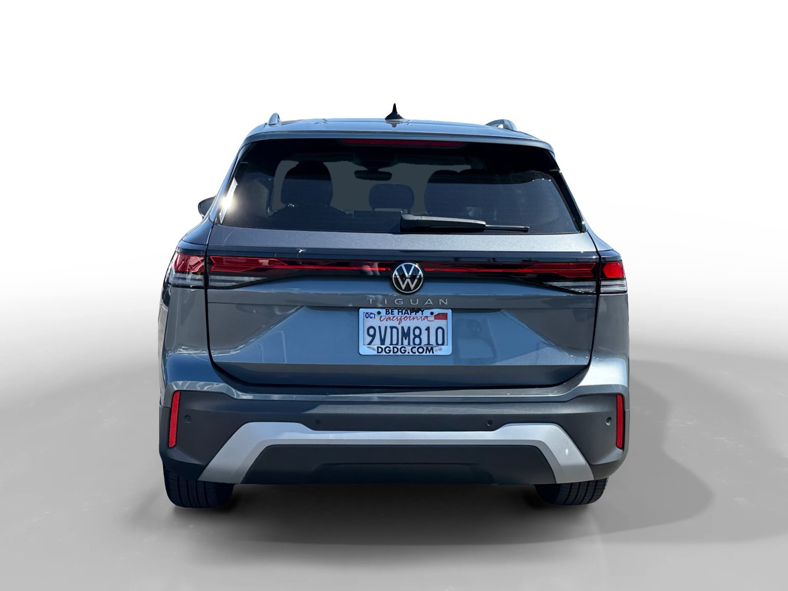 Certified 2025 Volkswagen Tiguan S FWD image 4