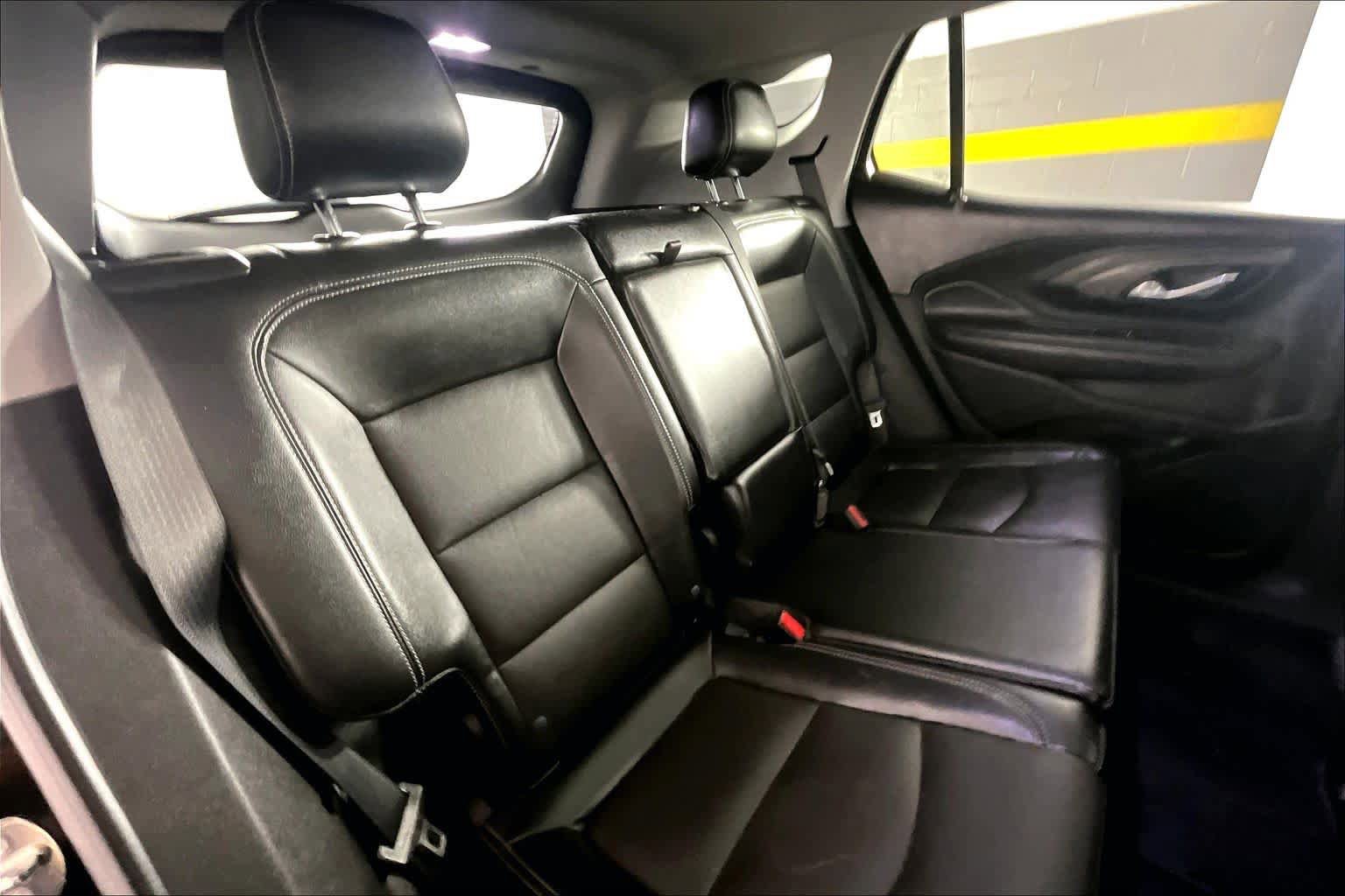 Used 2024 GMC Terrain SLT image 20