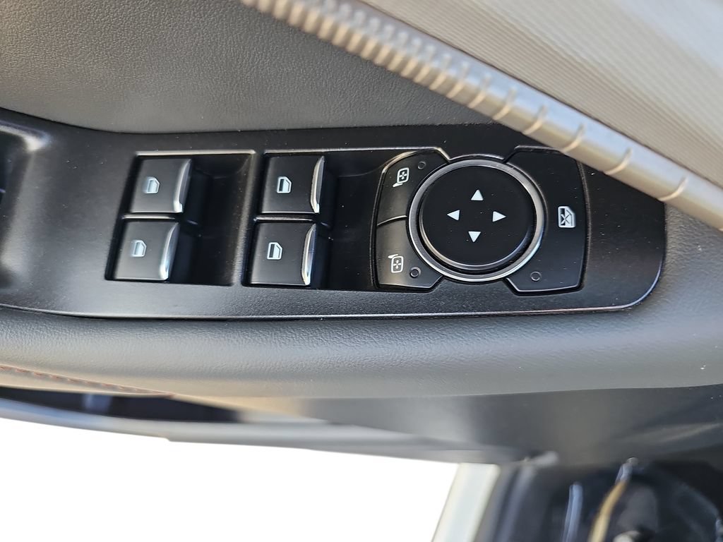 Used 2025 Ford Explorer Active RWD image 27