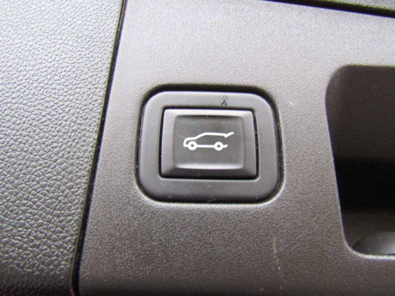 Used 2022 Cadillac XT4 Luxury image 24