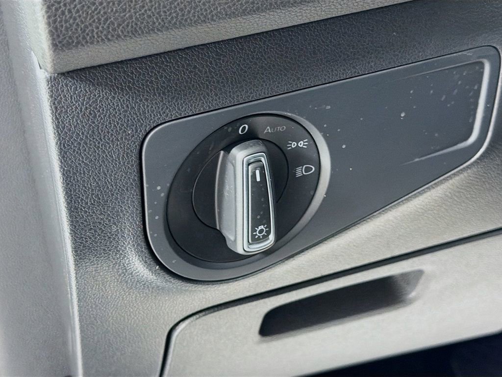 Used 2023 Volkswagen Tiguan SE FWD image 10