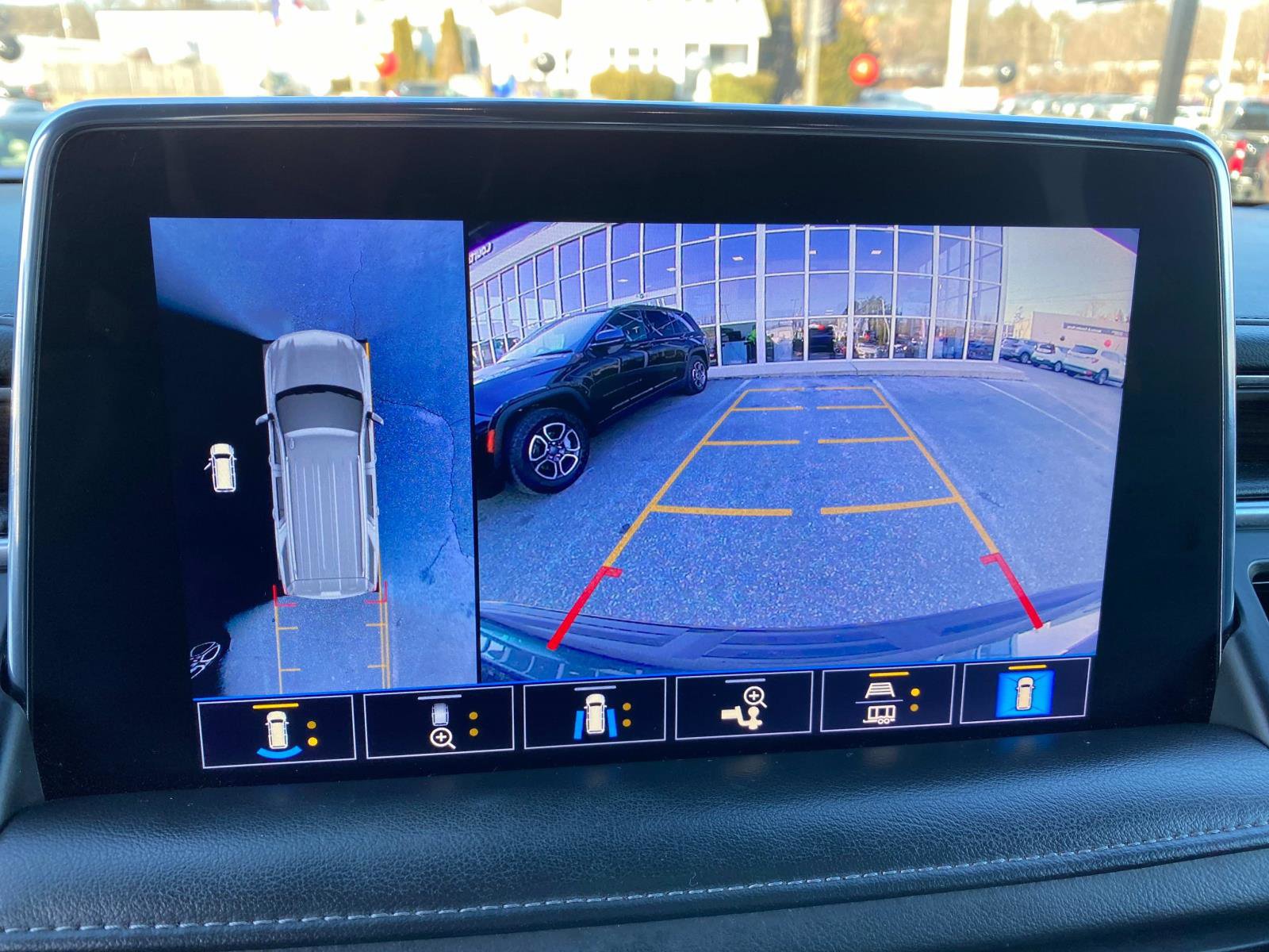 Used 2021 Chevrolet Tahoe LT w/ LT Signature Package image 14