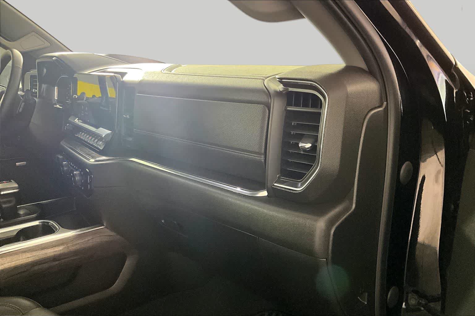 Certified 2023 Chevrolet Silverado 1500 LTZ w/ Technology Package AWD/4WD image 18