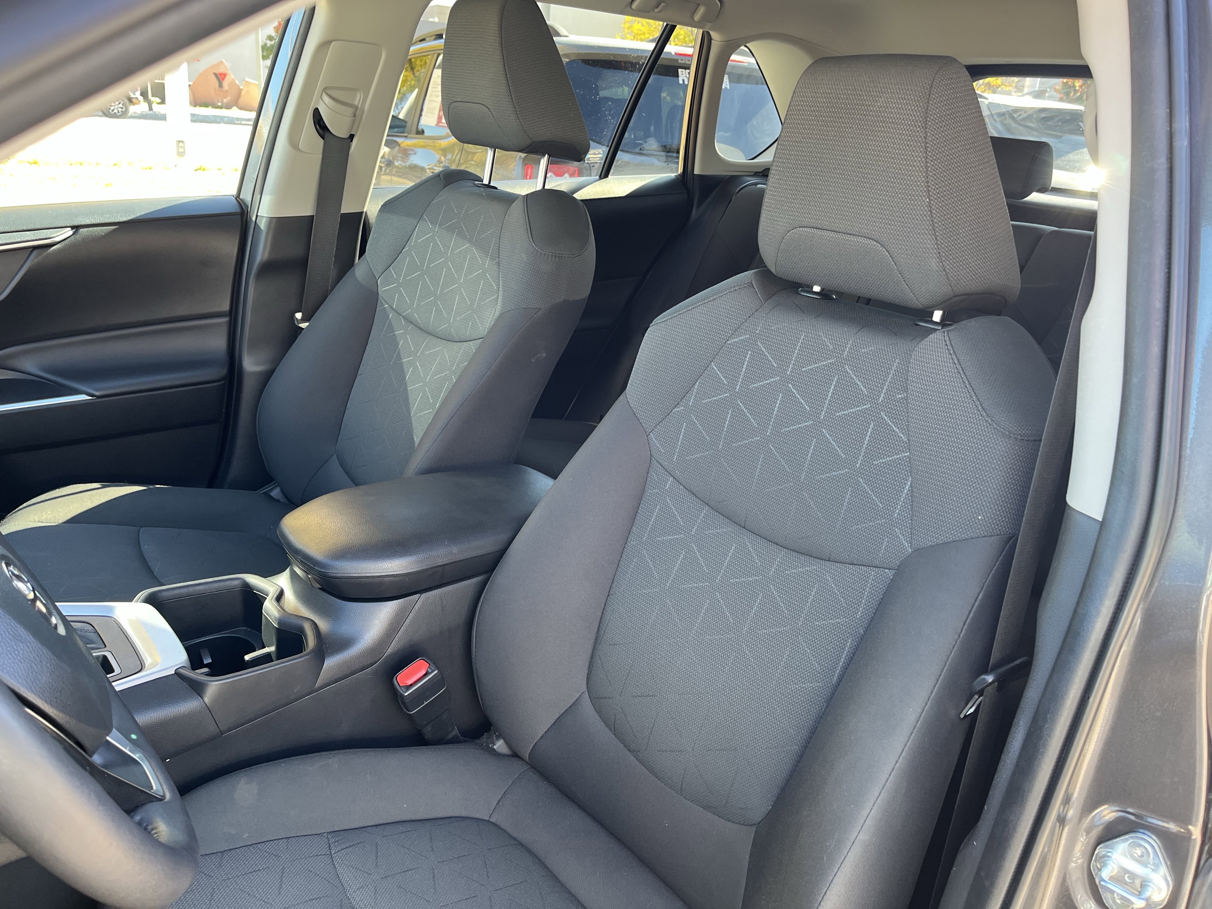 Used 2024 Toyota RAV4 XLE image 9