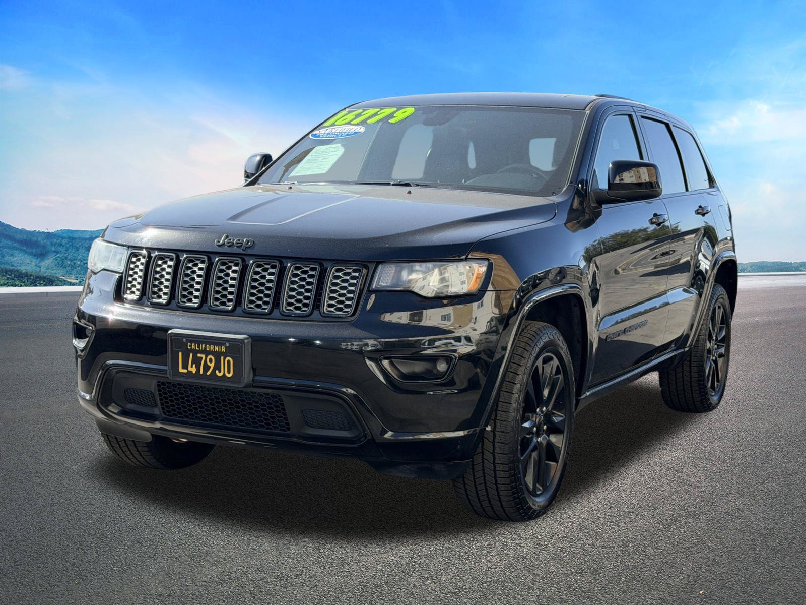 Used 2018 Jeep Grand Cherokee Altitude AWD/4WD image 3