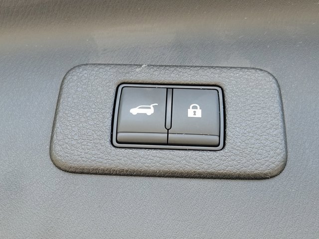 Used 2024 Nissan Armada Platinum w/ Captain's Chairs Package RWD image 8