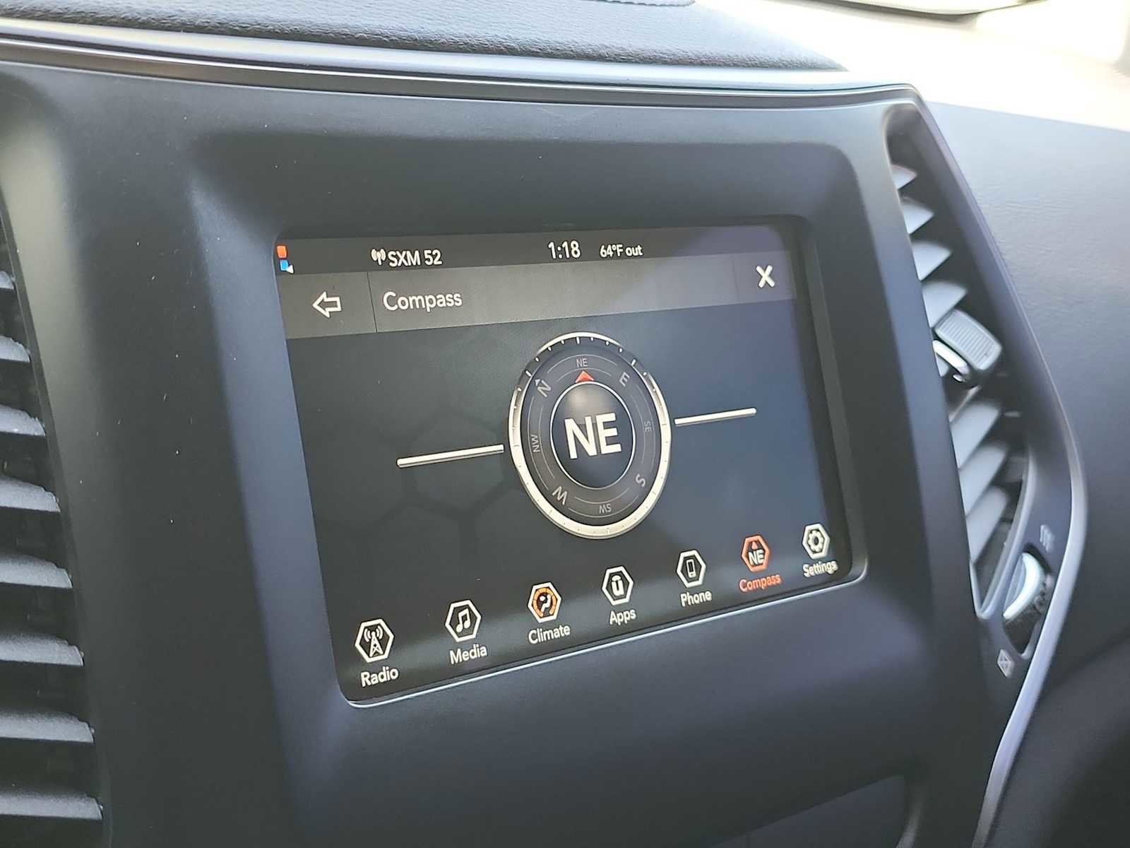 Used 2019 Jeep Cherokee Latitude Plus FWD image 27