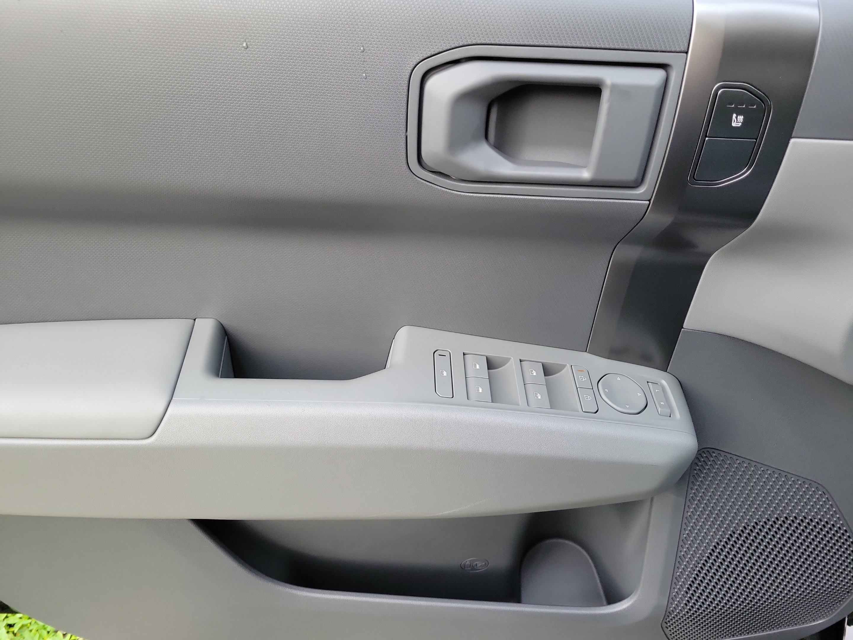 New 2027 Kia EV3 Wind FWD image 12