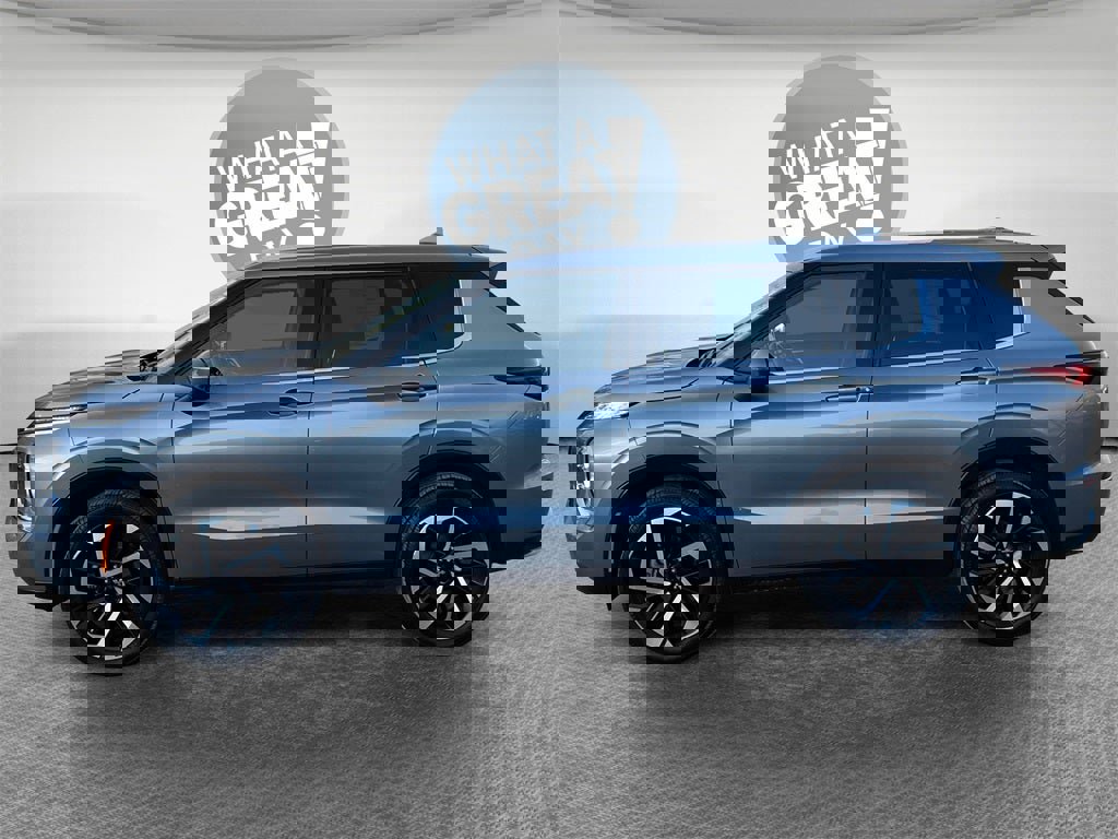 Used 2023 Mitsubishi Outlander SE image 7