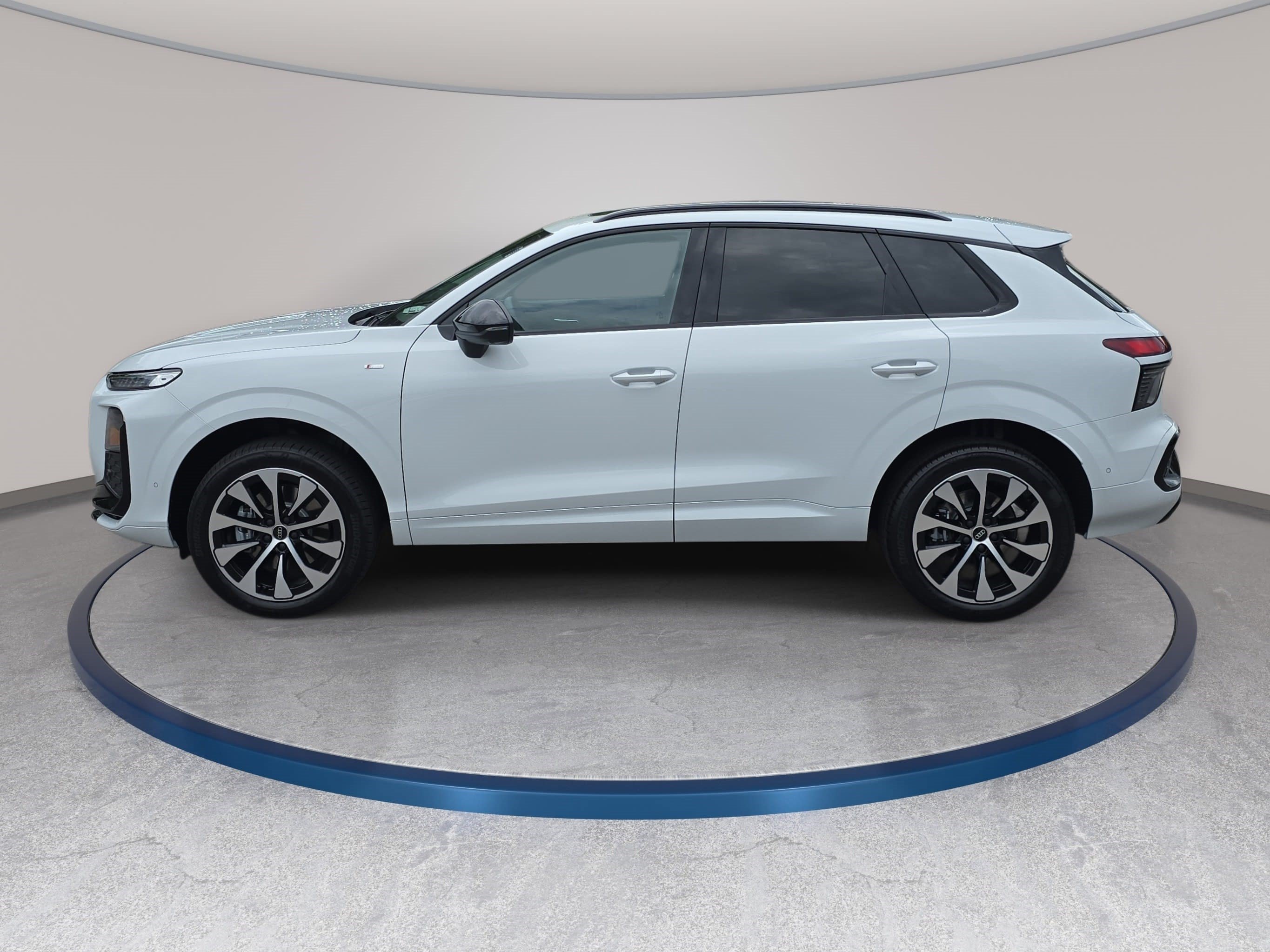 New 2026 Audi Q3 quattro 2.0T AWD/4WD image 8