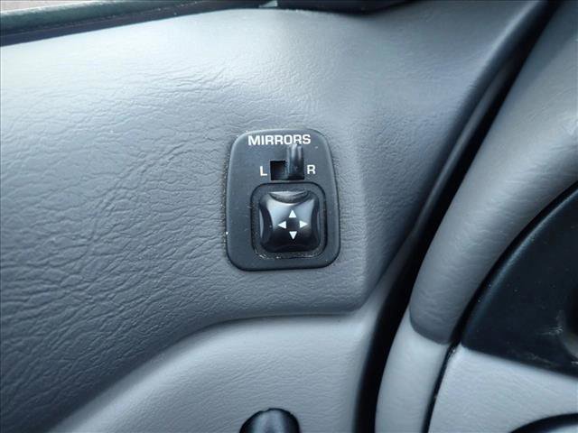 Used 2002 Ford Taurus SES FWD image 21
