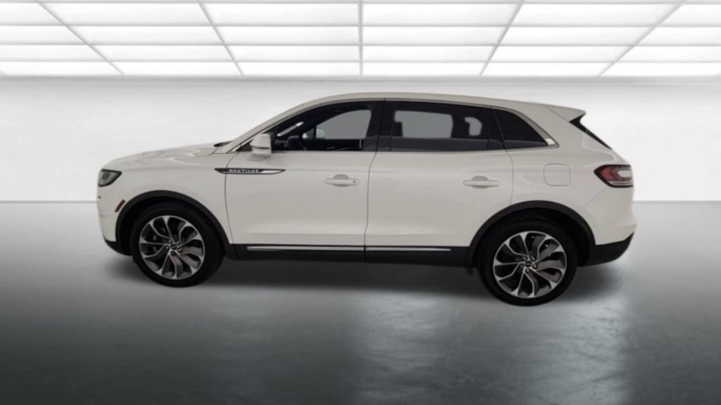 Used 2023 Lincoln Nautilus Reserve image 4