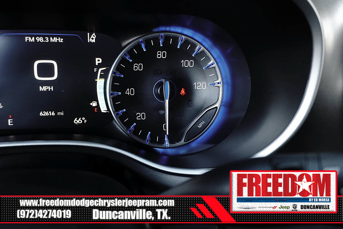 Certified 2024 Chrysler Pacifica Touring-L FWD image 31