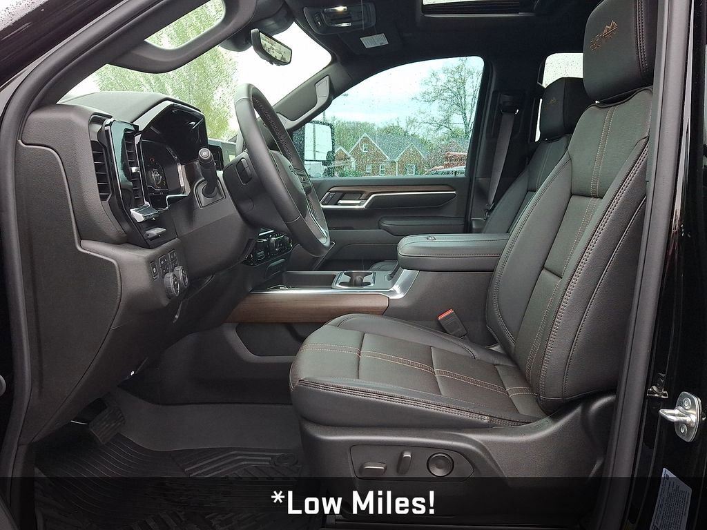 Used 2025 Chevrolet Silverado 2500 High Country w/ Midnight Edition image 14