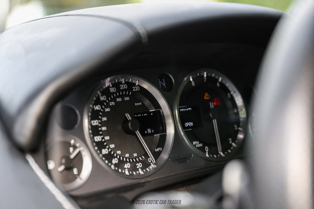 Used 2007 Aston Martin V8 Vantage Roadster RWD image 33