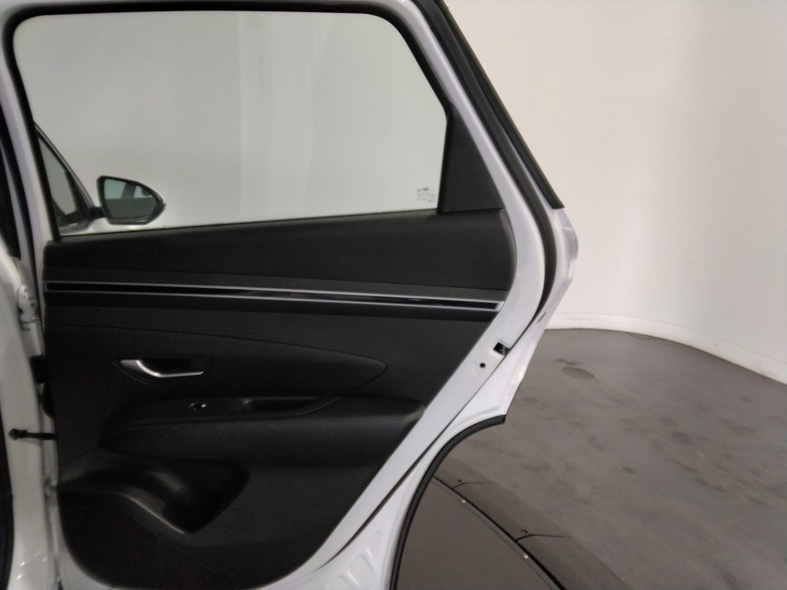 Used 2023 Hyundai Tucson SE image 31