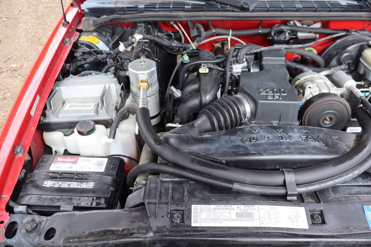 Used 2000 Chevrolet S10 Pickup LS w/ Preferred Equipment Group RWD image 27