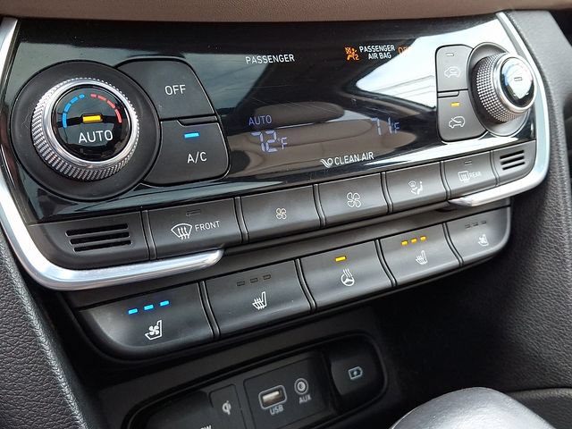 Used 2019 Hyundai Santa Fe AWD image 19