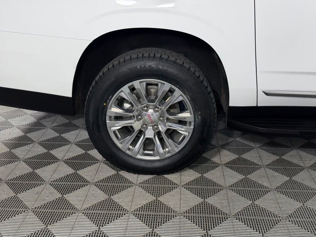 Used 2025 GMC Yukon XL Denali AWD/4WD image 12