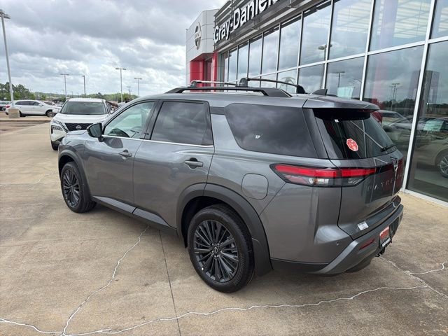 New 2026 Nissan Pathfinder SL image 2