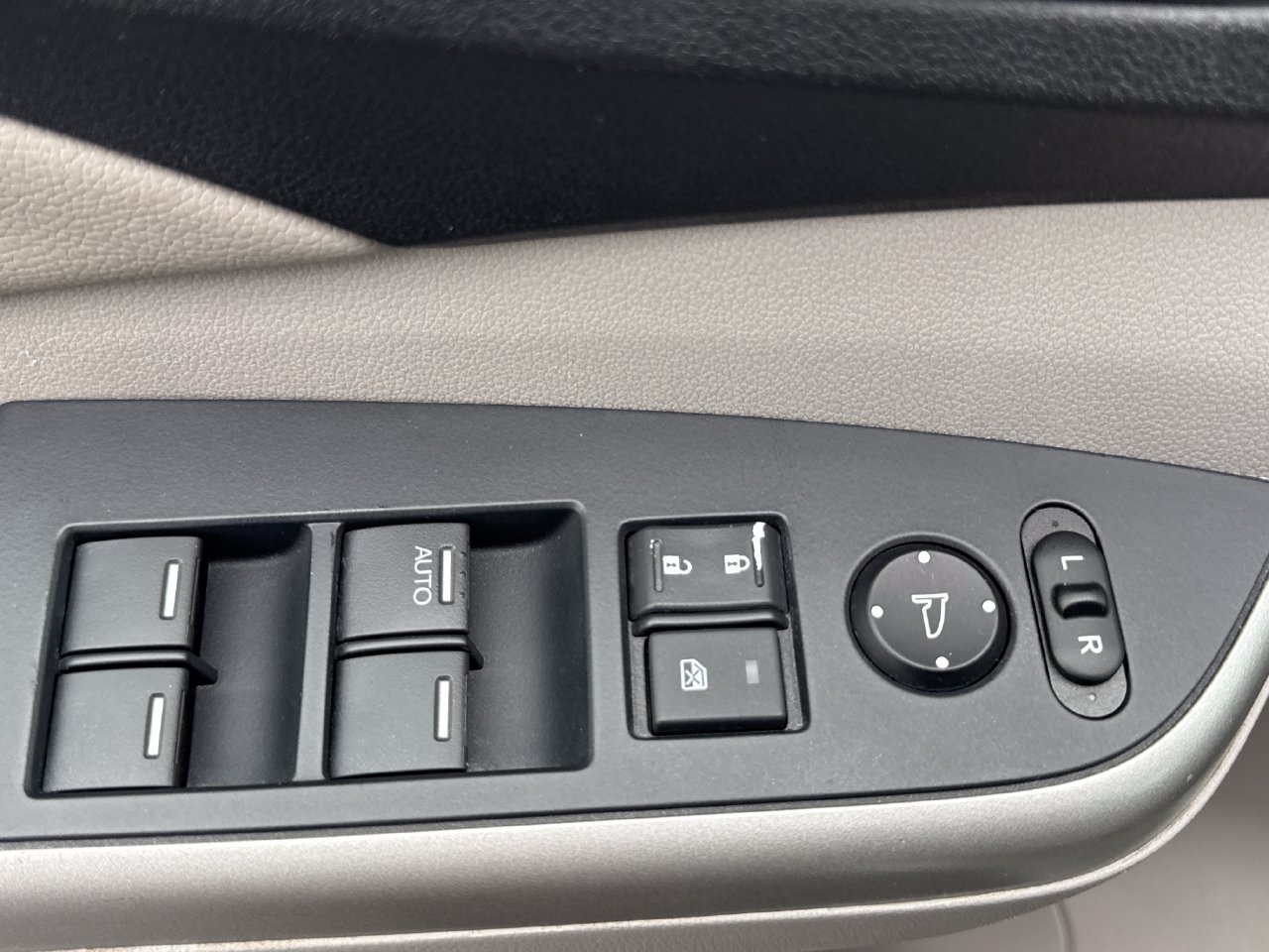 Used 2014 Honda CR-V EX-L image 17