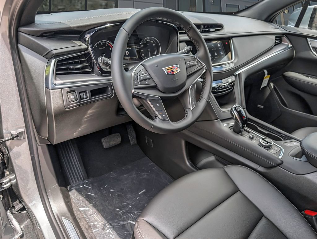 New 2025 Cadillac XT5 Luxury FWD image 12