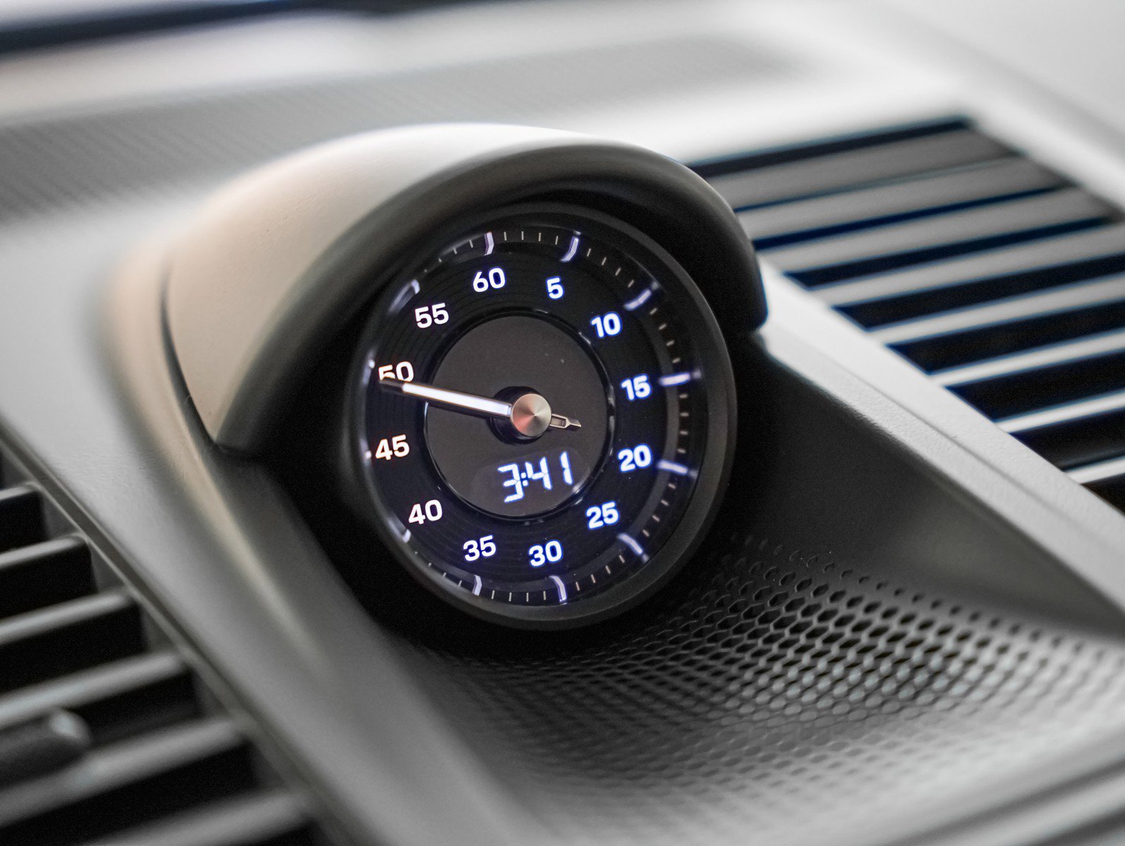 Certified 2025 Porsche Panamera 4S w/ Premium Package image 24