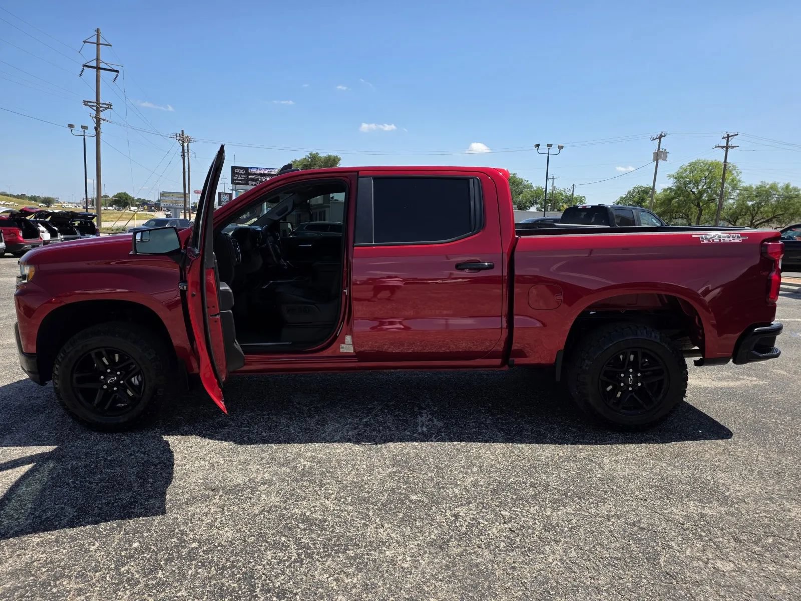 Used 2021 Chevrolet Silverado 1500 LT Trail Boss w/ Convenience Package II AWD/4WD image 9