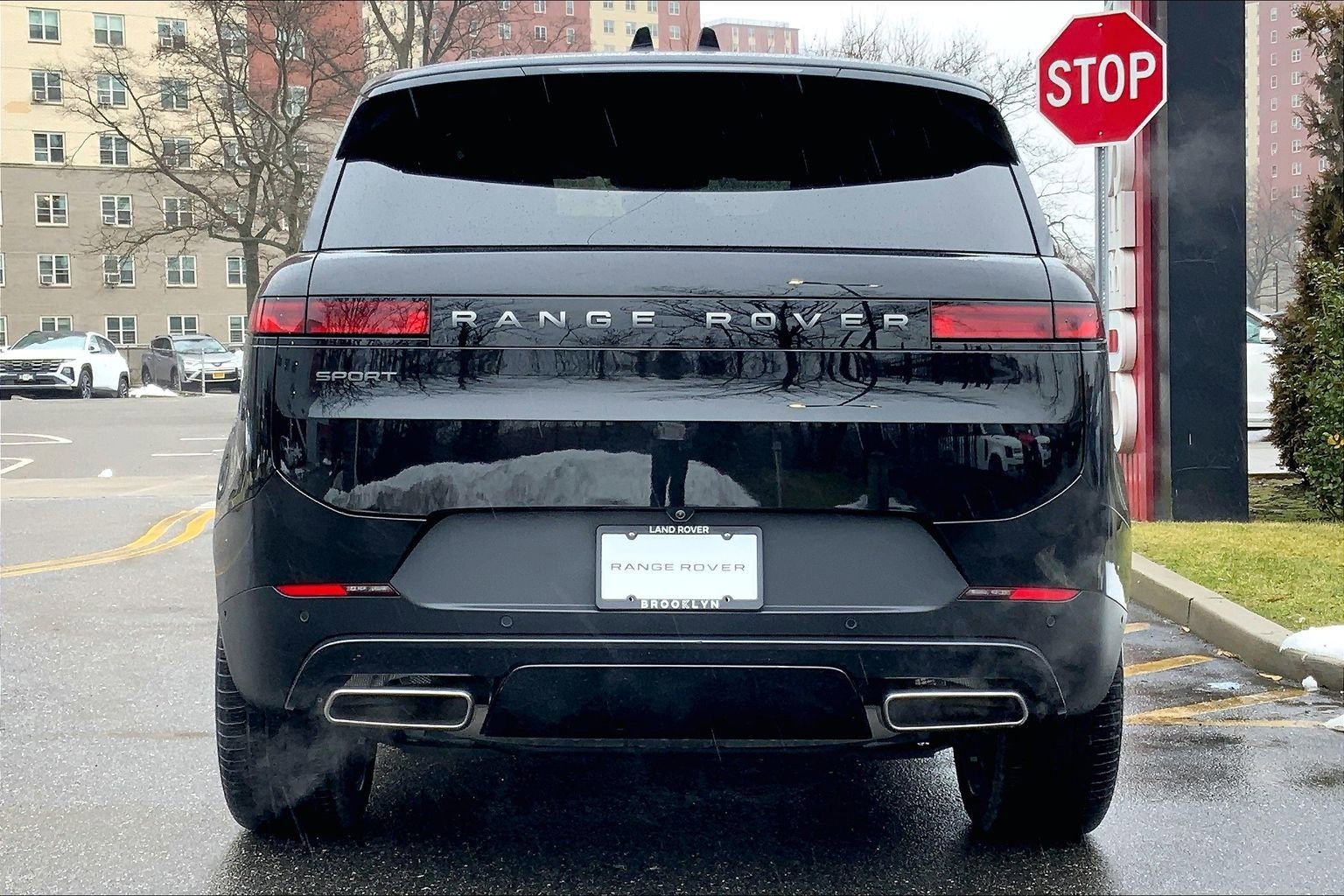 Used 2024 Land Rover Range Rover Sport SE image 4