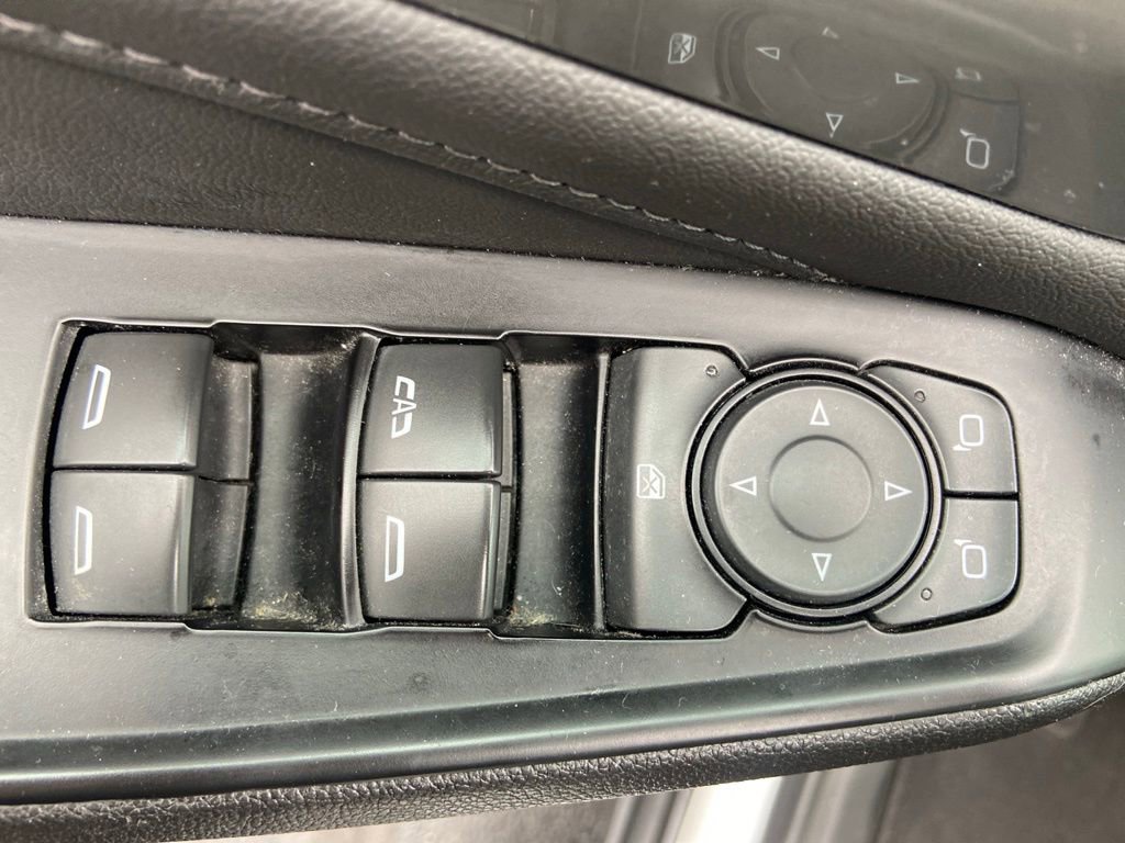 Used 2023 Chevrolet Traverse LT w/ Rear Camera Mirror Package AWD/4WD image 12