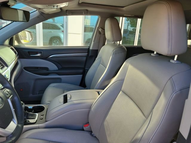 Used 2019 Toyota Highlander Limited image 11