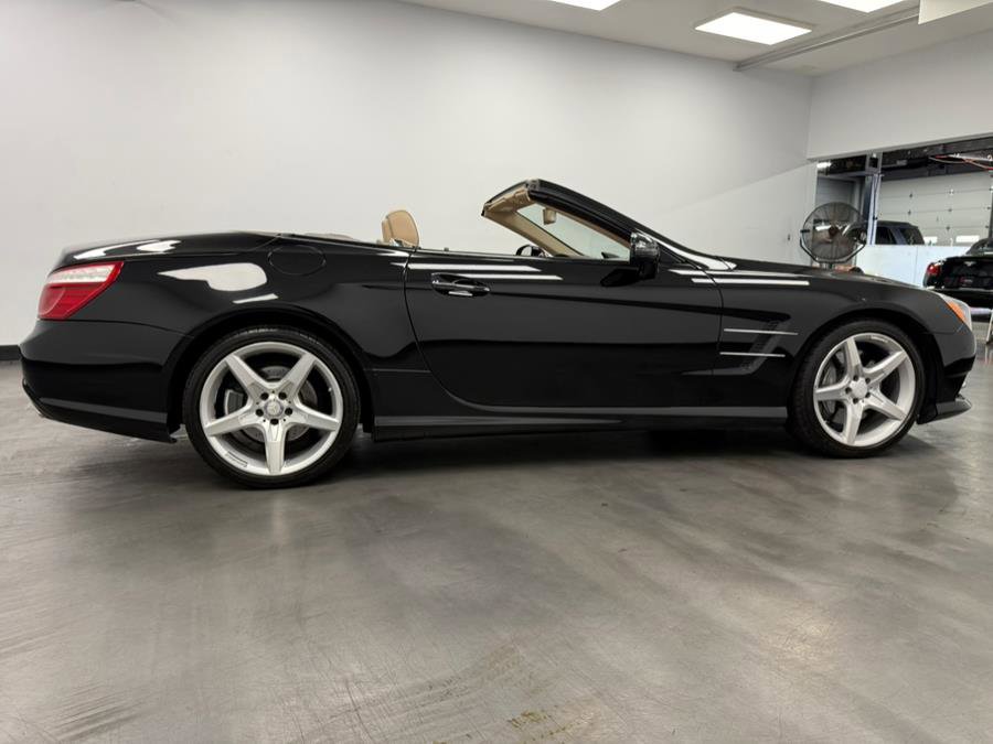 Used 2013 Mercedes-Benz SL 550 image 16