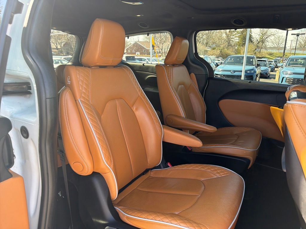 Used 2023 Chrysler Pacifica Pinnacle image 37
