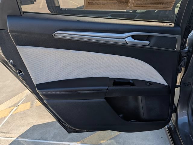 Used 2019 Ford Fusion SE w/ Equipment Group 151A FWD image 14