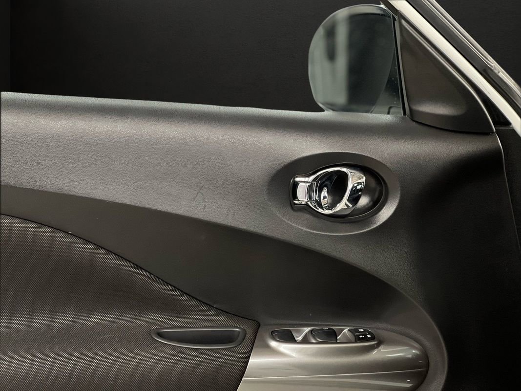 Used 2013 Nissan Juke SV image 31