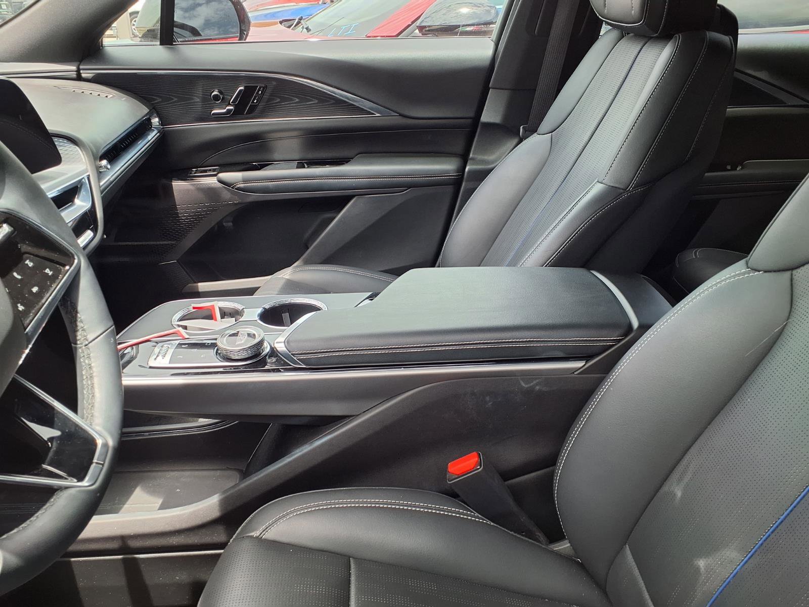Used 2024 Cadillac Lyriq Sport RWD image 13