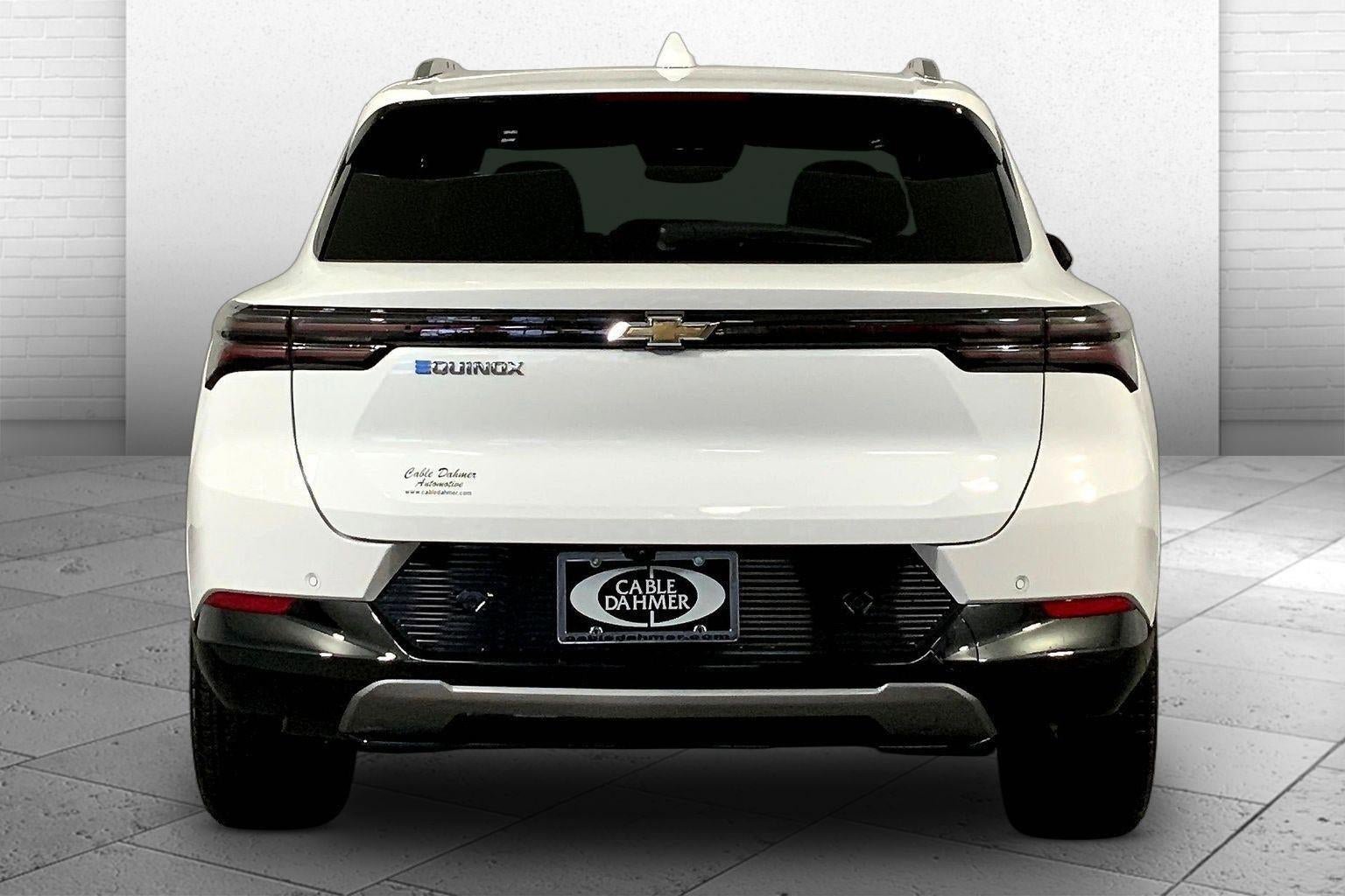 Used 2025 Chevrolet Equinox EV LT FWD image 3