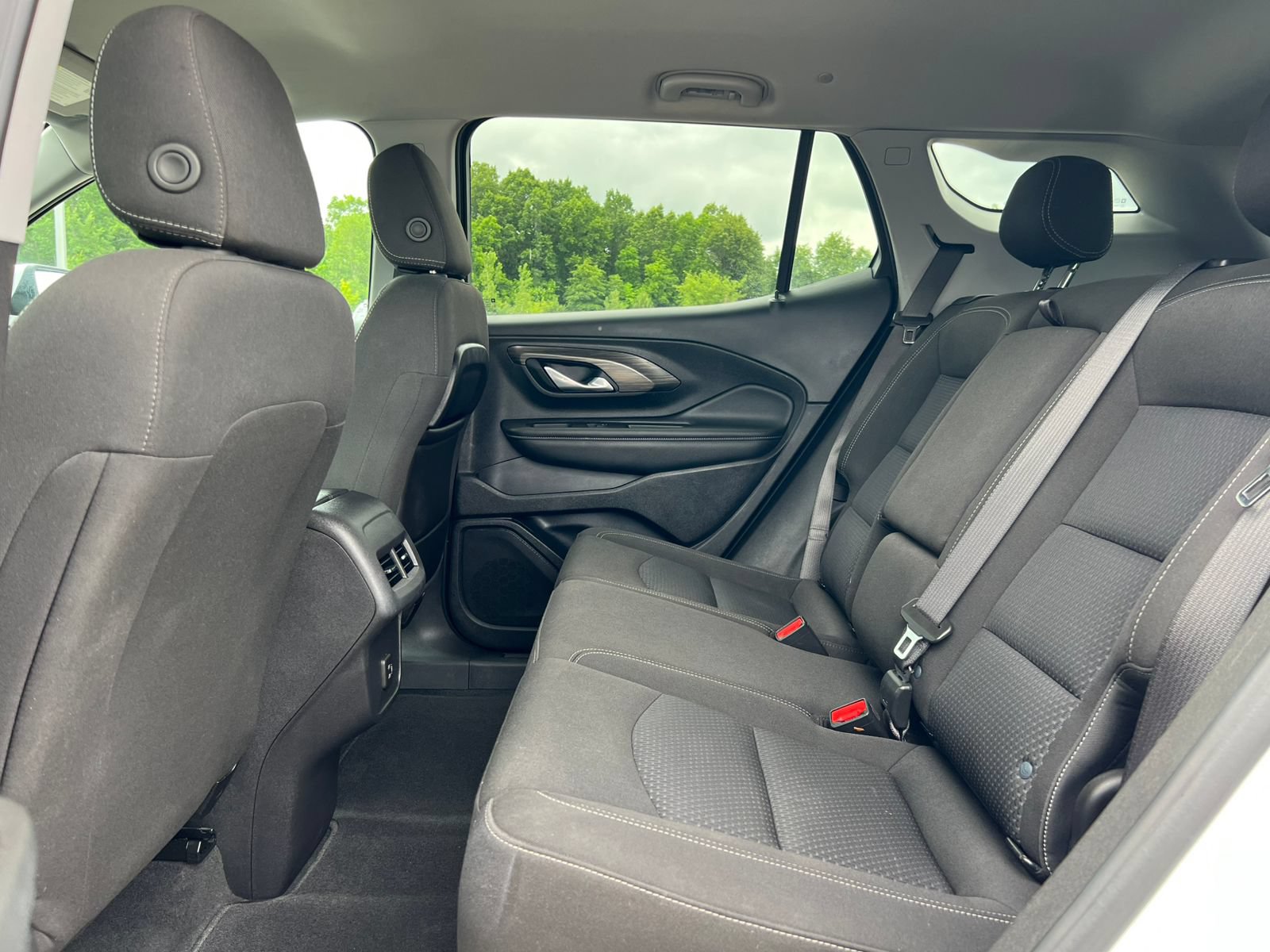 Used 2024 GMC Terrain SLE AWD/4WD image 4