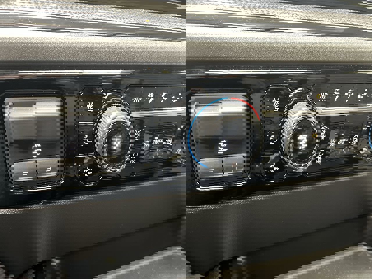 Certified 2024 Chevrolet Silverado 2500 ZR2 w/ Technology Package image 26