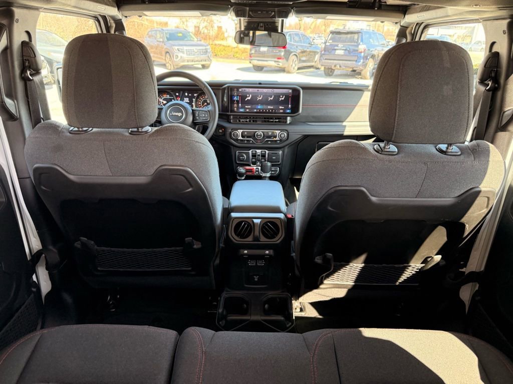Used 2025 Jeep Wrangler Unlimited Rubicon image 39