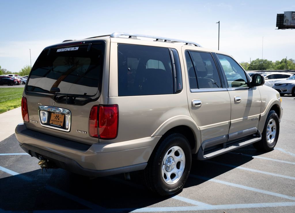 Used 1998 Lincoln Navigator 4WD image 28