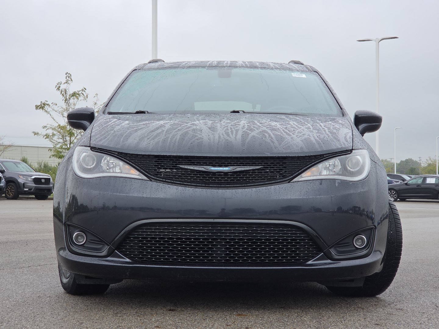 Used 2020 Chrysler Pacifica Touring-L w/ S Appearance Package FWD image 12