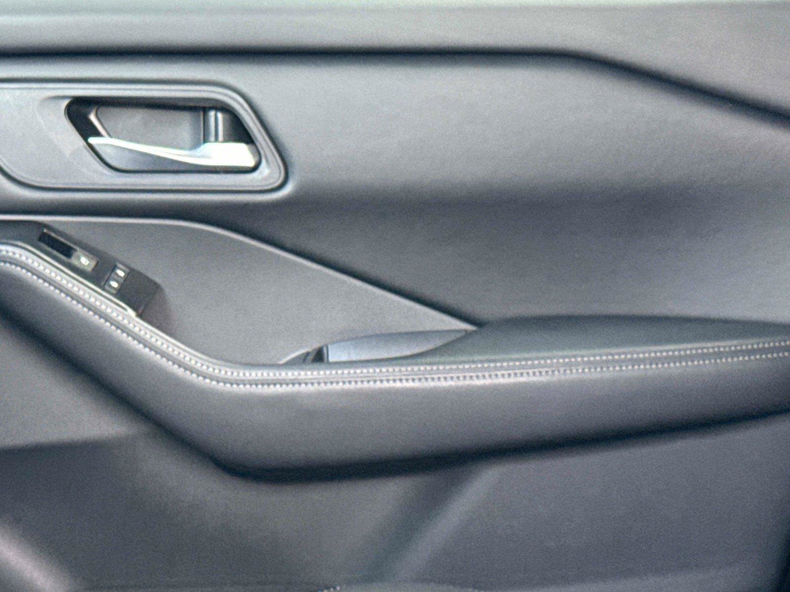 Used 2024 Nissan Rogue SV FWD image 23