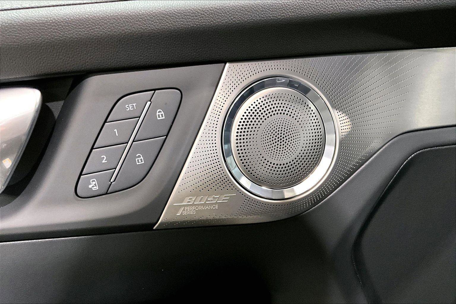 New 2026 Buick Enclave Avenir image 17