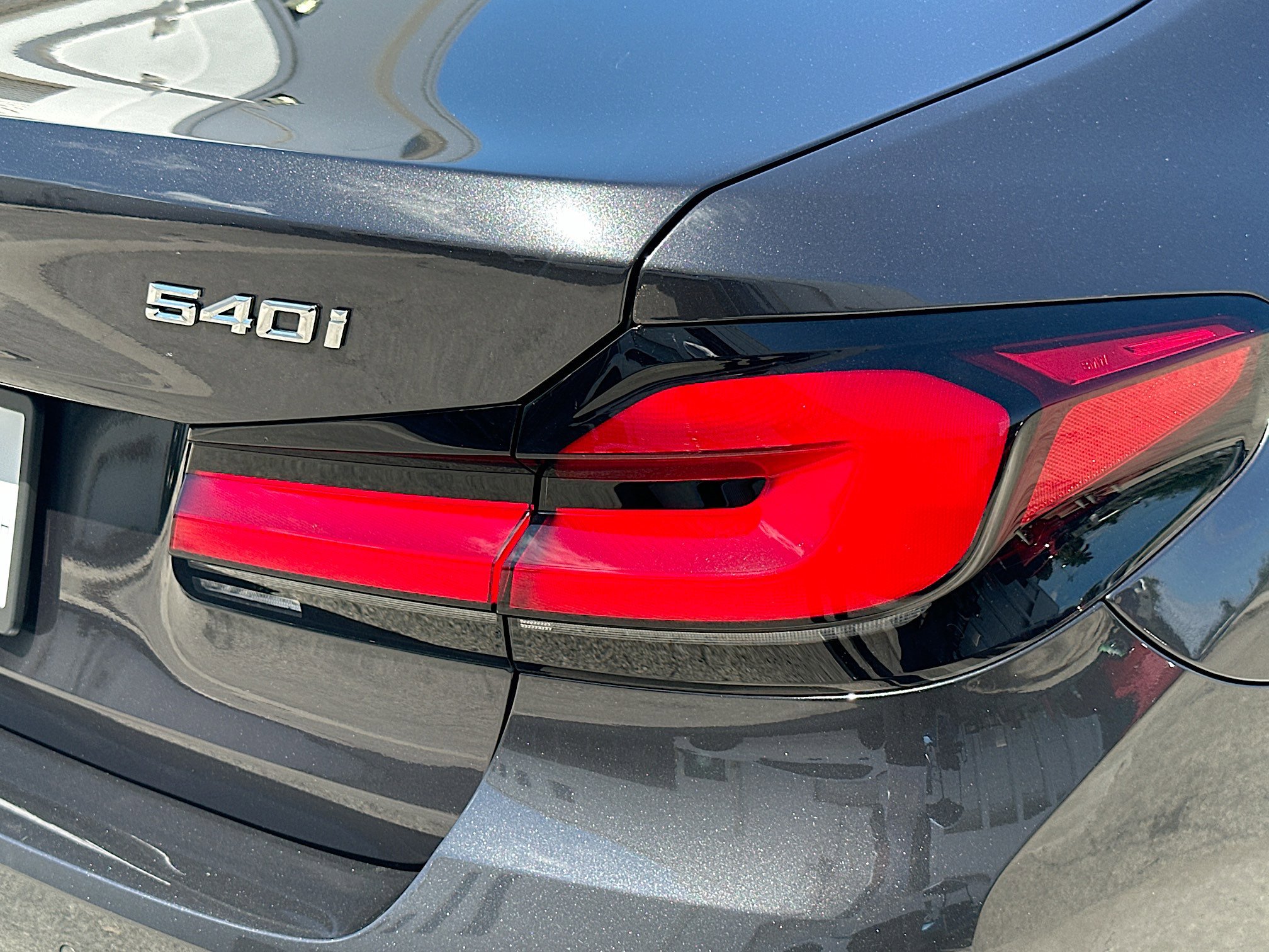 Used 2023 BMW 540i w/ Premium Package image 24