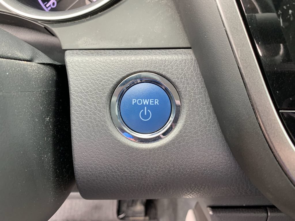 Used 2022 Toyota Camry LE FWD image 25